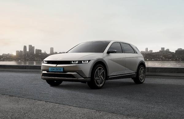 현대자동차와 현대캐피탈이 올해 상반기 중 보증기간이 만료된 아이오닉 5 법인택시를 대상으로 전기차 배터리 구독 서비스 실증사업을 추진한다. 사진은 2025 아이오닉 5 외장. /현대차