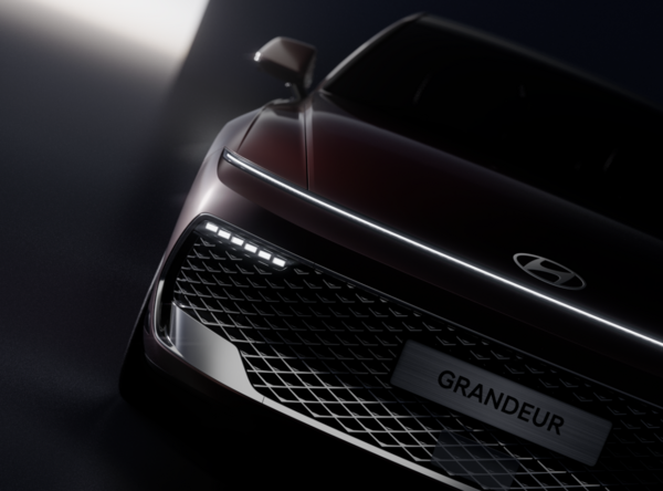 현대차가 약 3년 5개월 만에 선보이는 7세대 그랜저의 페이스리프트 모델 '더 뉴 그랜저' 디자인을 공개했다. /현대차