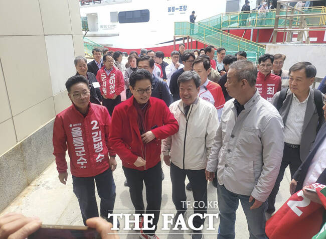 이철우 경북지사 예비후보가 28일 울릉도를 방문했다. /김성권 기자