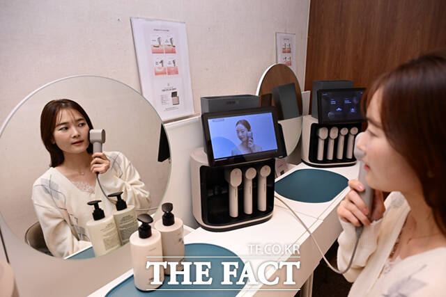 기능별 전문성을 극대화한 4개 핸드피스 구성의 피부관리 제품 '메디스파 프로'