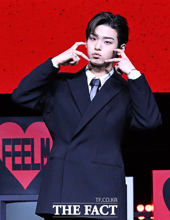 그룹 82메이저(82MAJOR) 윤예찬, 김도균, 남성모, 박석준, 황성빈, 조성일(왼쪽부터)이 28일 서울 서대문구 신촌로 예스24 원더로크홀에서 열린 미니 5집 'FEELM(필름)' 발매 기념 쇼케이스에 참석해 포즈를 취하고 있다. /이새롬 기자