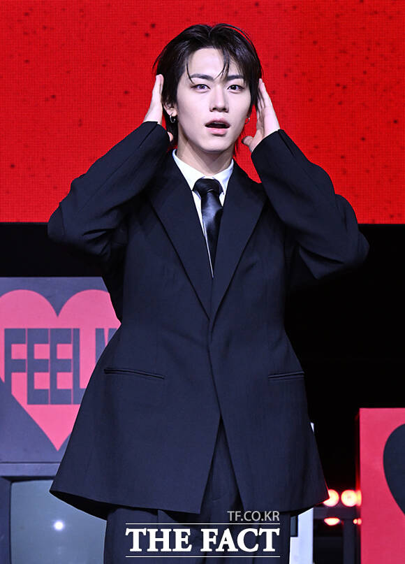 그룹 82메이저(82MAJOR) 윤예찬, 김도균, 남성모, 박석준, 황성빈, 조성일(왼쪽부터)이 28일 서울 서대문구 신촌로 예스24 원더로크홀에서 열린 미니 5집 'FEELM(필름)' 발매 기념 쇼케이스에 참석해 포즈를 취하고 있다. /이새롬 기자