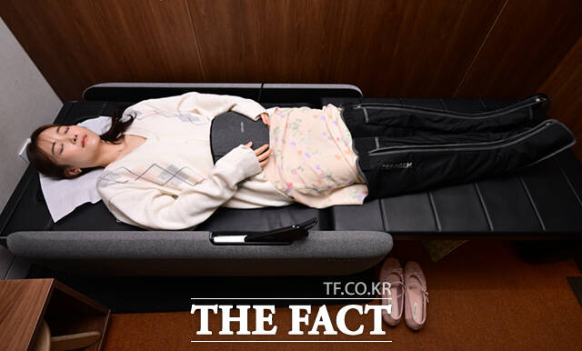 목부터 골반까지 척추 전반을 입체적으로 관리하는 '세라젬 마스터V9'