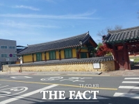  높은 담장에 갇혀 고립된 경북 포항·경주 문화재 시설