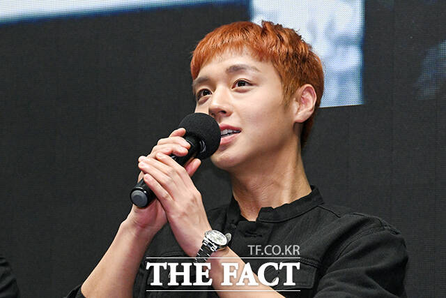 가수 겸 배우 박지훈이 29일 오후 6시 각 음악 사이트에 첫 번째 싱글 'RE:FLECT'를 발매하고 3년 만에 가수로 컴백한다. 사진은 박지훈이 3월 17일 서울 강남구 메가박스 코엑스에서 열린 영화 ‘왕과 사는 남자’ 무대인사에 참석한 모습이다./서예원 기자