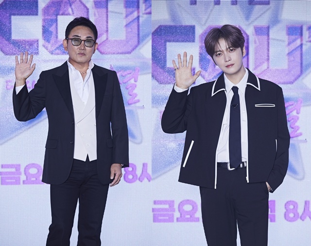 가수 이승철(왼쪽)과 김재중이 ENA 새 예능프로그램 'THE SCOUT : 다시 태어나는 별'에서 도전자들의 음악적 성장을 돕는다. /ENA