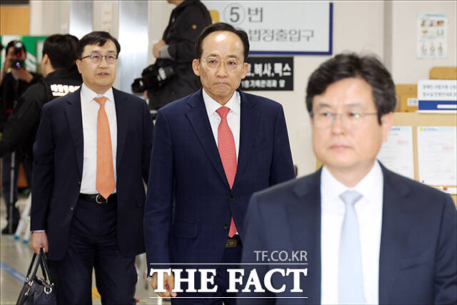 추경호 국민의힘 전 원내대표가 29일 오후 서울 서초구 서울중앙지방법원에서 열린 계엄 해제 표결 방해 혐의 관련 공판에 출석하고 있다. /박헌우 기자