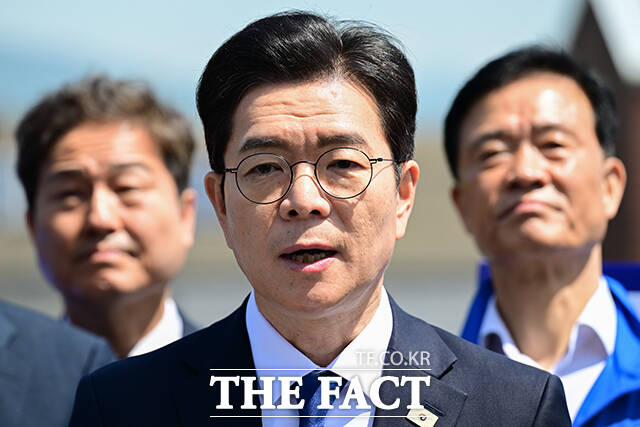 정원오 더불어민주당 서울시장 후보가 29일 오전 서울 성북구 장위동의 한 아파트 옥상에서 부동산 정책 발표를 하고 있다. /남윤호 기자