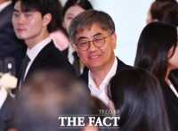  정용진 회장과 인사하는 한채양 이마트 대표 [포토]