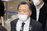  법정 향하는 허영인 상미당홀딩스 회장 [TF사진관]