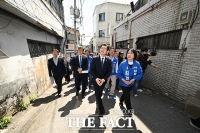  장위주택재개발지 찾은 정원오 서울시장 후보 [포토]