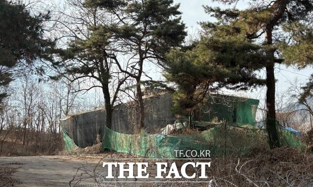 동두천 옛 성병관리소 철거 공동대책위원회(공대위)는 국가기관의 소극적 행정을 강하게 비판하고 있다. 사진은 경기도 동두천시 성병관리소 옛 부지. /김수민 기자