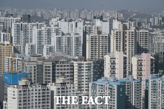 업계에선 시공사 교체로 얻는 이익이 크지 않다는 지적이 나온다. 공사비 갈등으로 교체했지만 정작 이전보다 공사비가 올라 사업성이 떨어질 수도 있기 때문이다. /남윤호 기자