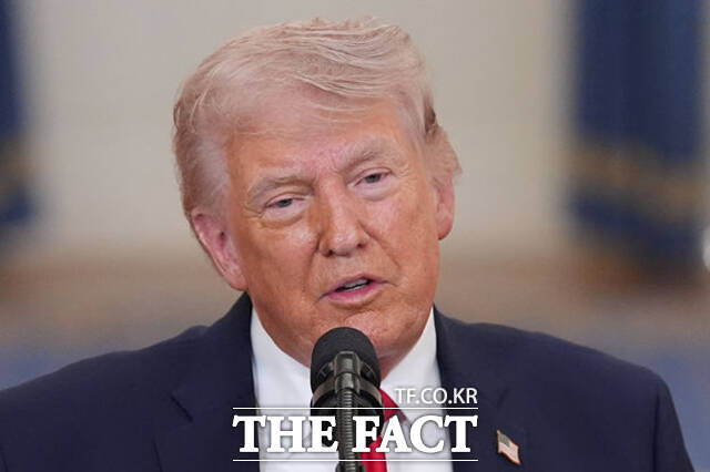 도널드 트럼프 미국 대통령이 독일 주둔 미군 감축 가능성을 재차 언급하며 유럽 동맹국 압박 수위를 높이자 나토 내부 긴장감이 커지고 있다. /워싱턴=AP.뉴시스