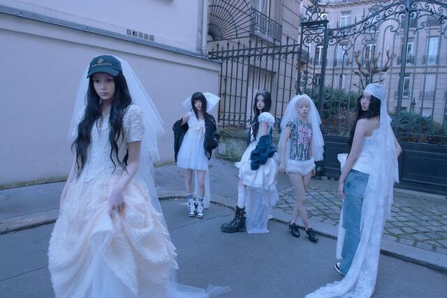 아일릿의 네 번째 미니앨범 'MAMIHLAPINATAPAI'에는 타이틀곡 'It's Me'를 포함해 총 5곡이 수록됐다./빌리프랩