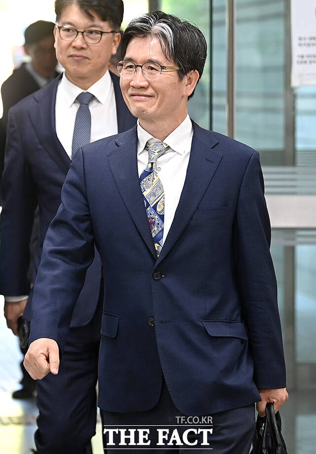 오동운 고위공직자범죄수사처(공수처) 처장이 30일 오전 서울 서초구 서울중앙지방법원에서 열린 순직 해병 사건 수사 방해 혐의 공판에 출석하고 있다. /박헌우 기자