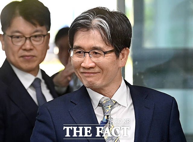 오동운 고위공직자범죄수사처(공수처) 처장이 30일 오전 서울 서초구 서울중앙지방법원에서 열린 순직 해병 사건 수사 방해 혐의 공판에 출석하고 있다. /박헌우 기자