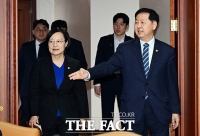  회의 참석하는 구윤철 부총리와 한성숙 중기부 장관 [포토]