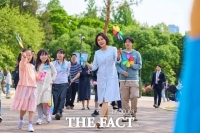  김혜경 여사, 당원병 환아 부모 사랑 담긴 '희망쿠키' 체험…아이들 응원·격려