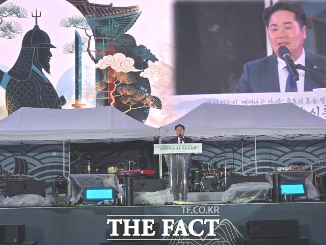 3일 오세현 아산시장이 ‘제65회 아산 성웅 이순신 축제’ 폐막 인사말을 하고 있다. /정효기 기자
