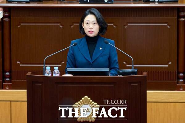 서다운 더불어민주당 대전시의원 후보(서구 제4선거구, 용문·탄방·갈마)가 서구의원으로 의회에서 의정활동을 하고 있는 모습. /서다운 후보