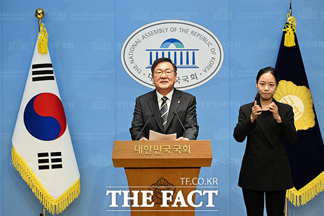 김태년 더불어민주당 의원이 4일 오전 서울 여의도 국회 소통관에서 기자회견을 열고 국회의장 출마 선언을 하고 있다./국회=남용희 기자