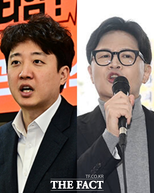 더불어민주당이 추진 중인 이른바 '조작기소 특검법안'에 이재명 대통령 관련 사건의 공소를 취소할 수 있는 권한을 포함시킨 것을 두고 야권의 파상공세가 이어지고 있다. 사진은 왼쪽부터 이준석 개혁신당 대표, 한동훈 전 국민의힘 대표. /더팩트 DB