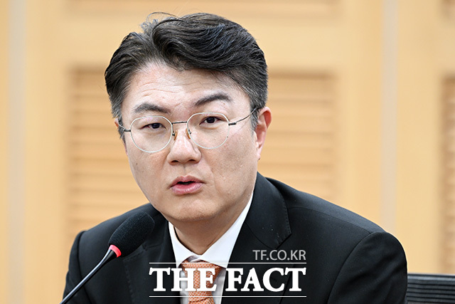 사법내란 저지를 위한 수도권 광역단체장 후보자 긴급 연석회의 제안한 조응천 후보(왼쪽 세 번째).