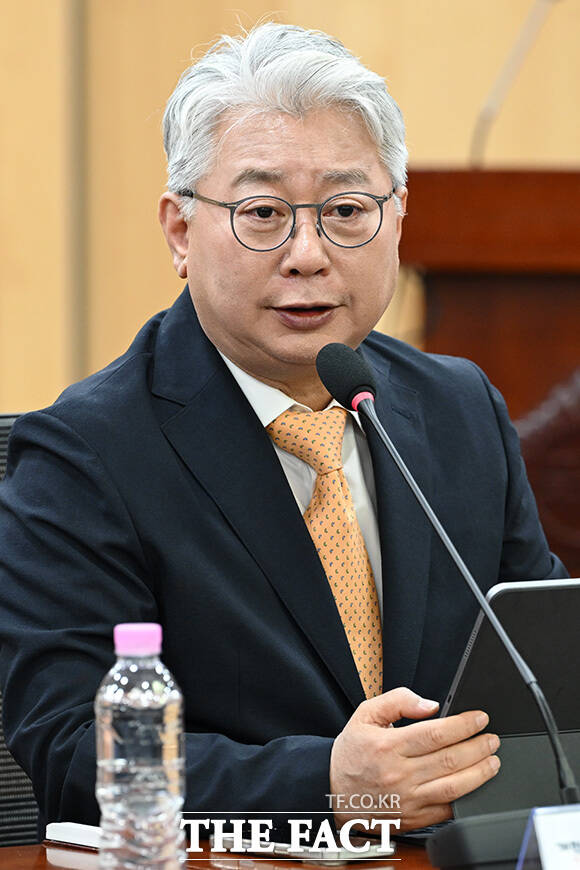 사법내란 저지를 위한 수도권 광역단체장 후보자 긴급 연석회의 제안한 조응천 후보(왼쪽 세 번째).