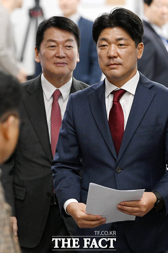 하남갑 국회의원 보궐선거 출마선언 하는 이용 전 의원.