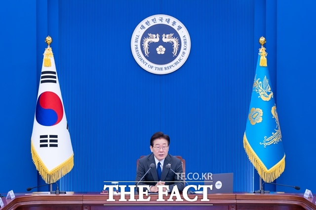 이재명 대통령이 4월 30일 청와대에서 주재한 제31차 수석보좌관회의에서 발언하고 있다. /청와대