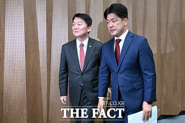 하남갑 국회의원 보궐선거 출마선언 하는 이용 전 의원.