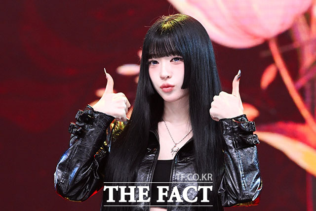 그룹 빌리(Billlie)의 시윤과 션, 츠키, 문수아, 하람, 수현, 하루나(왼쪽부터)가 6일 오후 서울 마포구 SBS프리즘타워 공개홀에서 열린 정규 1집 ‘the collective soul and unconscious: chapter two(더 콜렉티브 소울 앤 언컨시어스: 챕터 2)’ 발매 기념 미디어 쇼케이스에 참석해 포즈를 취하고 있다. /서예원 기자