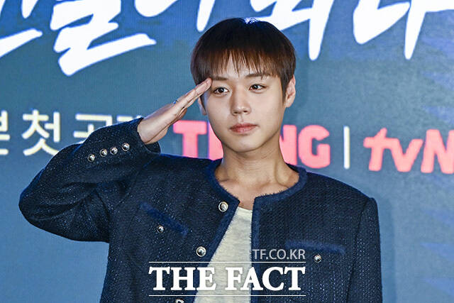 배우 박지훈이 티빙 오리지널 '취사병 전설이 되다'에서 이등병 강성재로 분해 어리숙하면서도 강단 있는 모습을 보여줄 예정이다. /송호영 기자
