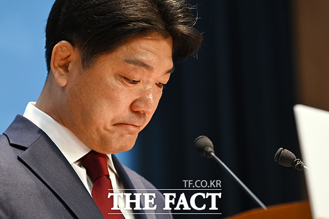하남갑 국회의원 보궐선거 출마선언 하는 이용 전 의원.