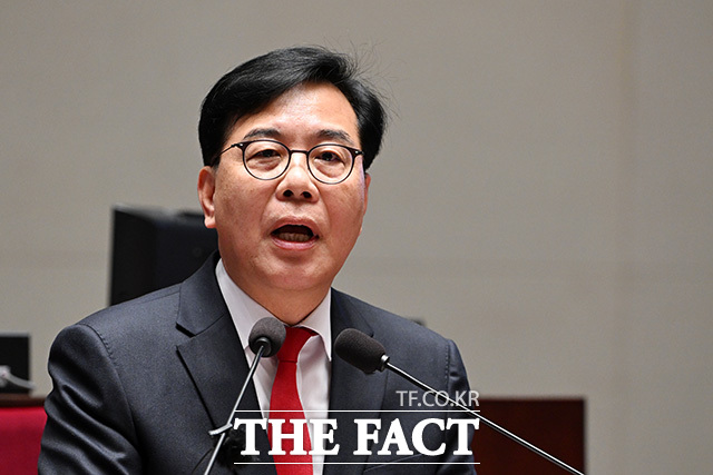 의원총회에서 모두발언 하는 송언석 국민의힘 원내대표.