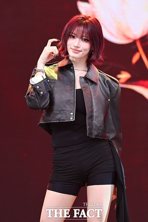 그룹 빌리(Billlie)의 시윤과 션, 츠키, 문수아, 하람, 수현, 하루나(왼쪽부터)가 6일 오후 서울 마포구 SBS프리즘타워 공개홀에서 열린 정규 1집 ‘the collective soul and unconscious: chapter two(더 콜렉티브 소울 앤 언컨시어스: 챕터 2)’ 발매 기념 미디어 쇼케이스에 참석해 포즈를 취하고 있다. /서예원 기자