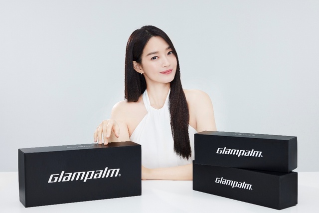 글램팜 제조사인 언일전자는 최근 중동 최대 뷰티·패션 이커머스 플랫폼인 부키타와 판매계약을 체결했다고 7일 밝혔다. /언일전자
