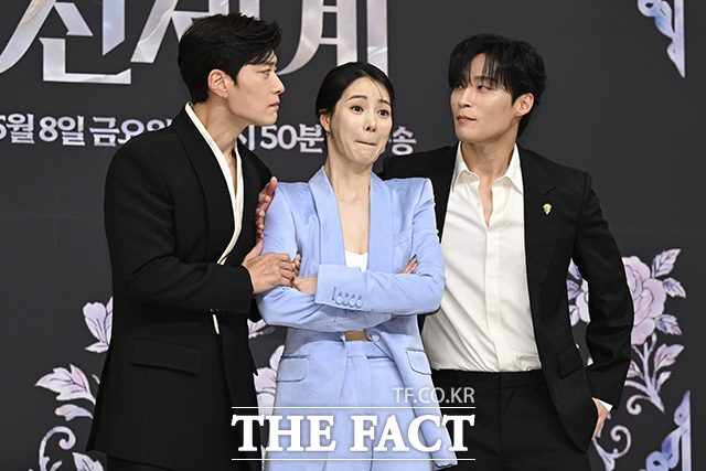 장승조와 임지연, 허남준이 포즈를 취하고 있다.
