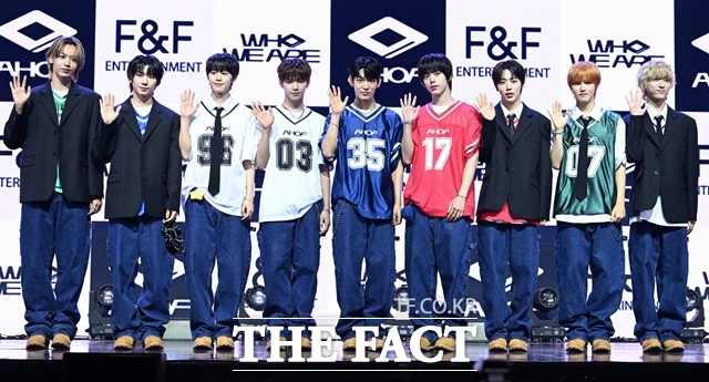 그룹 아홉(AHOF)의 장슈아이보 박한 서정우 제이엘 스티븐 즈언 차웅기 박주원 다이스케(왼쪽부터)가 30일과 31일 개최하는 서울 콘서트에서 신곡 무대를 최초 공개하고 6월 컴백할 예정이다./더팩트DB