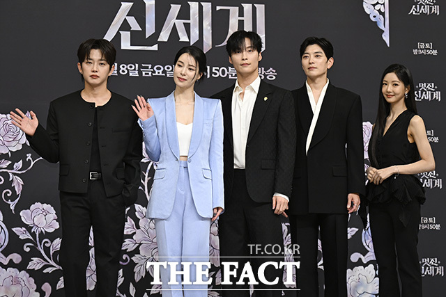 장승조와 임지연, 허남준이 포즈를 취하고 있다.