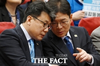  대화 나누는 정원오 서울시장 후보-진성준 의원 [포토]