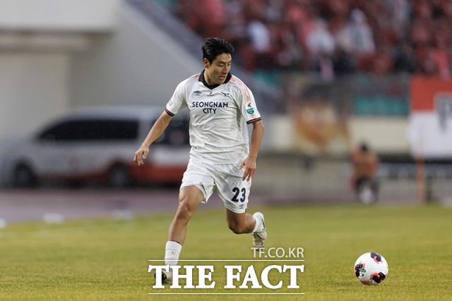 측면 수비수 변신에 성공한 성남 ‘유주안./K리그
