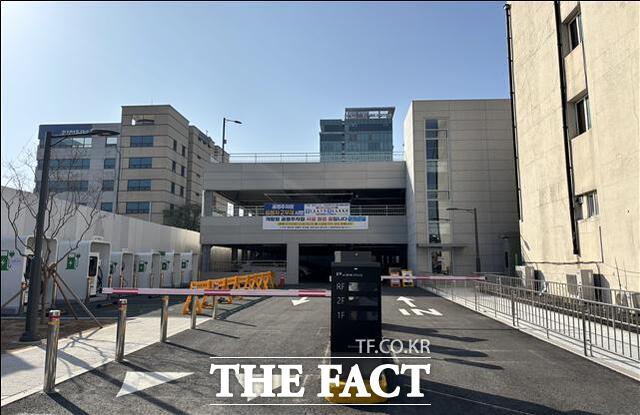 인천 중구 개항장 공영주차장. /인천시