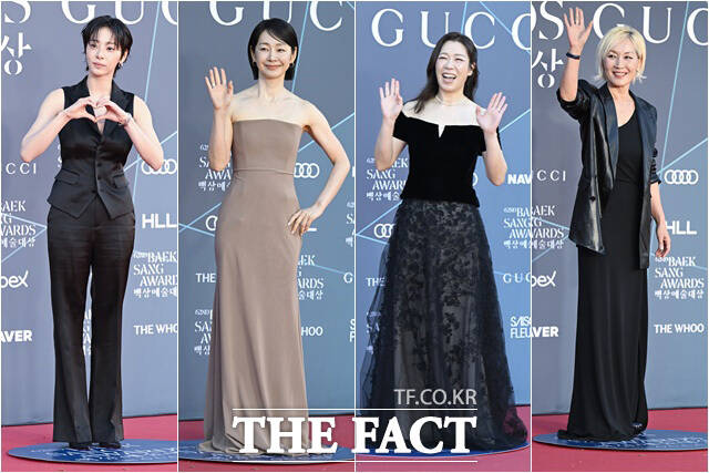 설인아와 명세빈, 염혜란, 이혜영(왼쪽부터)이 포즈를 취하고 있다.