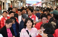  경동시장 찾은 오세훈 후보 [포토]