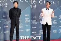  '절친' 유해진·류승룡, 나란히 '백상예술대상' 대상…