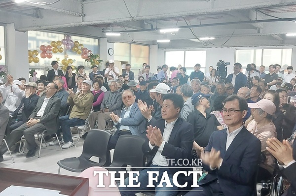 진 후보가 10일 오후 대전시 서구 괴정동 소재 선거사무소에서 선거사무소 개소식을 열었다. /선치영 기자