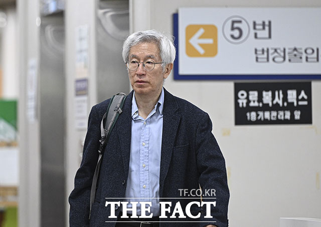 김용진 전 뉴스타파 대표가 11일 오전 서울 서초구 서울중앙지방법원에서 열린 '윤석열 전 대통령 명예훼손' 허위보도 의혹 관련 공판에 출석하고 있다. /서예원 기자
