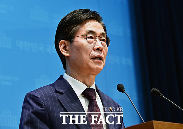 조경태 국민의힘 의원이 11일 오전 서울 여의도 국회 소통관에서 기자회견을 열고 하반기 국회부의장 선거 출마선언을 하고 있다. /국회=배정한 기자